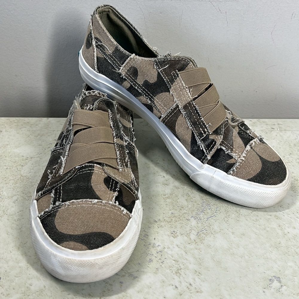 Blowfish Tan Brown Malibu Camo Slip Ons 7.5